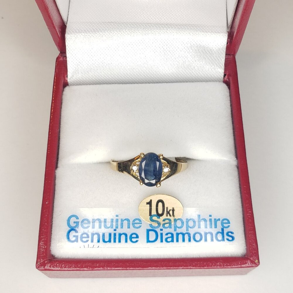 Yellow Gold & Natural Sapphire Ring - 10KT